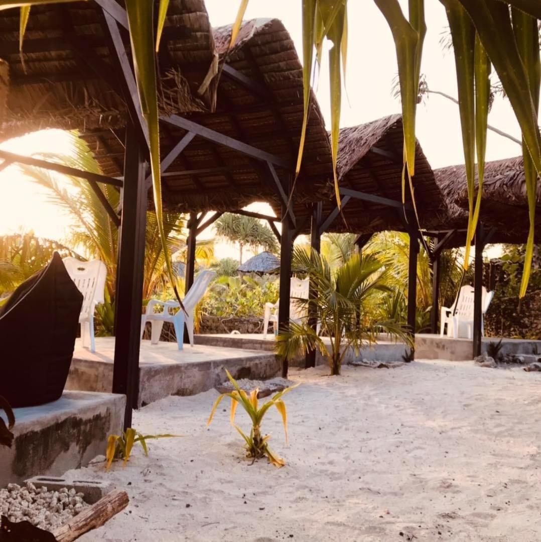 Banana Bay Beach Club Bed & Breakfast Eton Bagian luar foto